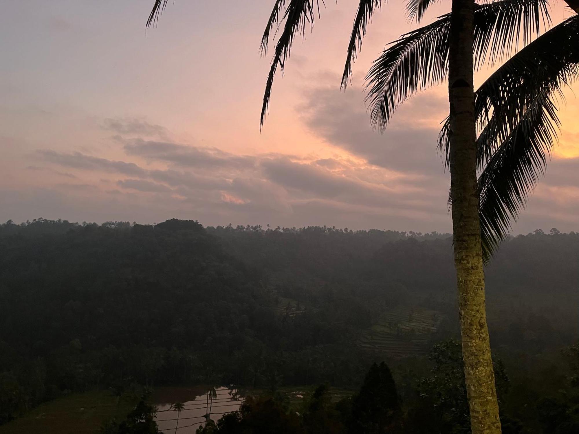 Domisili Ijen Cliff By Fays Hospitality Hotel Banyuwangi  Exterior photo